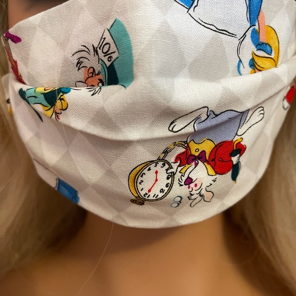 Alice in wonderland facemask - Picture 2 of 2